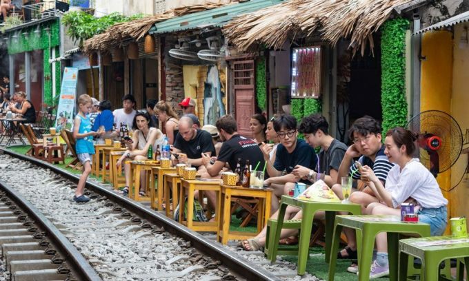 La rue du train de Hanoi : expérience unique à mettre sur votre liste de choses à faire en Asie du Sud-Est
