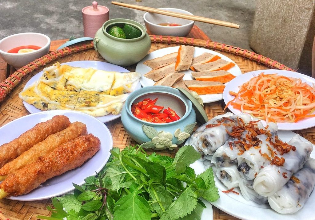 Le nord du Vietnam en cinq jours, c'est possible ? - Itinéraires au Nord du Vietnam en cinq jours Banh cuon, un des plats les plus populaires de la cuisine de rue de Hanoi