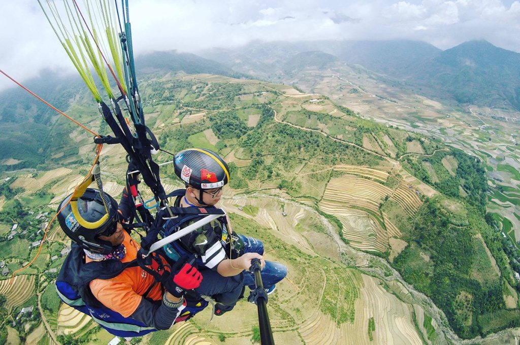 Le col de Khau Pha, Yen Bai, une des routes les plus sinueuses et escarpées du Vietnam