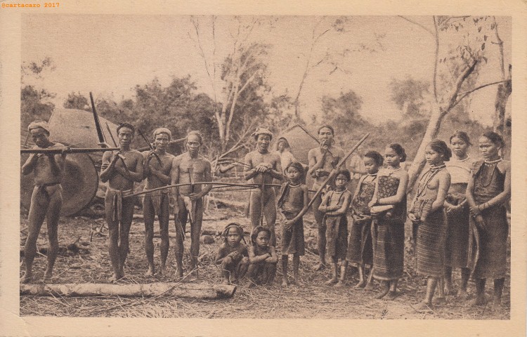 Proverbe populaire sur les peuples en Indochine : Les Vietnamiens plantent le riz...