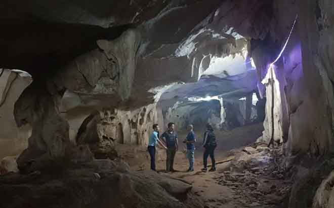La grotte Thuy Tien
