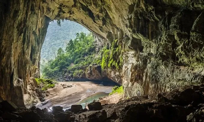LA GROTTE DE HANG SON DOONG - LA PLUS GRANDE GROTTE DU MONDE