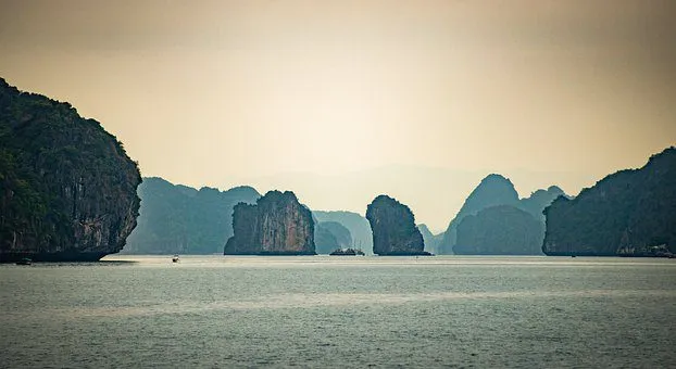 itinéraire de 10 jours au Vietnam Baie d'Ha Long ou baie de Lan Ha, laquelle devriez-vous visiter ?
