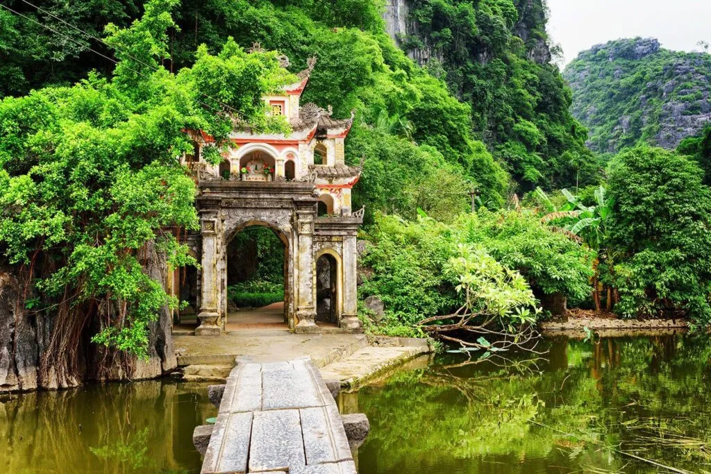 La pagode de Bich Dong - un incontournable de la province de Ninh Binh
