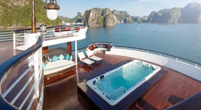 Meilleures croisières de la baie d'Halong pour les familles et les enfants Ambassador Halong Cruise