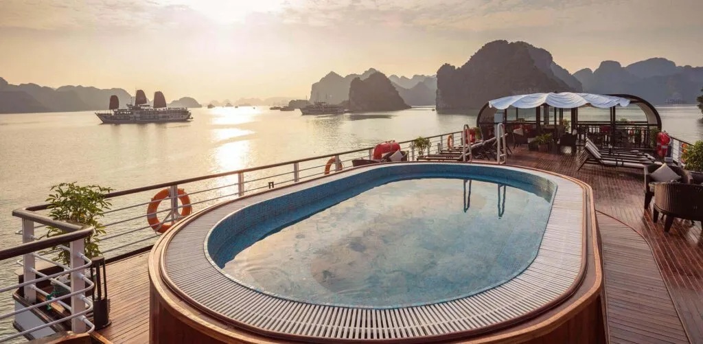 Meilleures croisières de la baie d'Halong pour les familles et les enfants Orchid Meilleures croisières de la baie d'Halong pour les familles et les enfants
