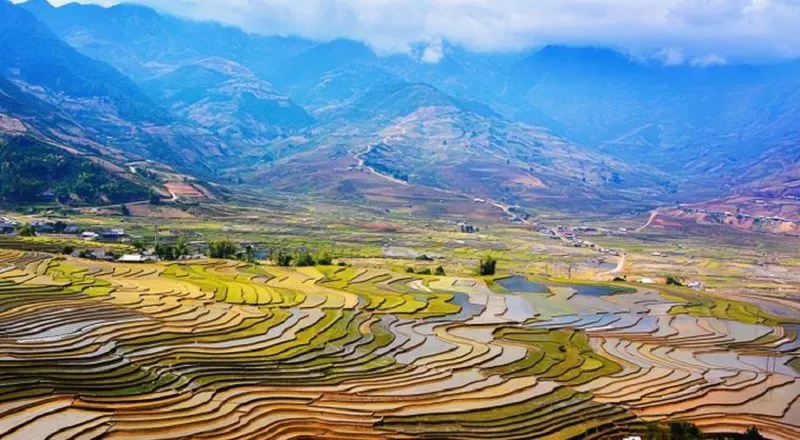 Trek Sapa 4 jours Randonnée Sapa 4 Jours 3 nuits chez habitant authentique/ Trek Niveau soutenu Trek Sapa 4 jours Randonnée Sapa 4 Jours 3 nuits chez habitant authentique/ Trek Niveau soutenu