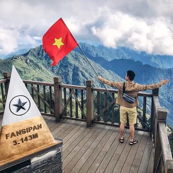 Trek Sapa 4 jours Randonnée Sapa 4 Jours 3 nuits chez habitant authentique/ Trek Niveau soutenu Trek Sapa 4 jours Randonnée Sapa 4 Jours 3 nuits chez habitant authentique/ Trek Niveau soutenu