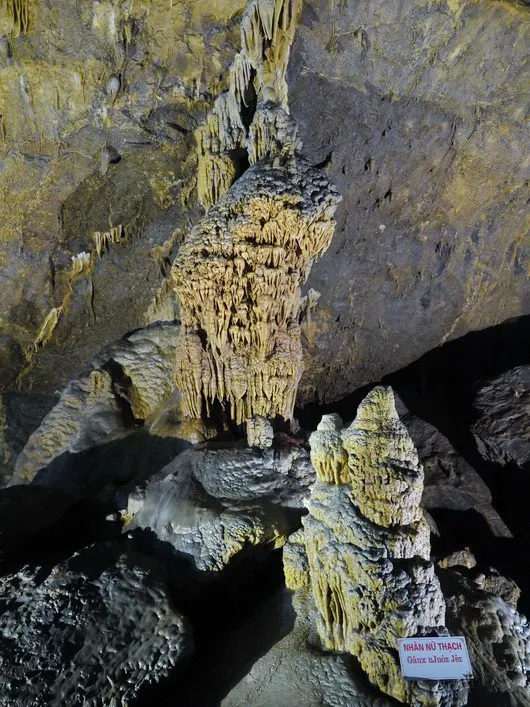 Itinéraire Boucle Ha Giang en 4 jours pour voir tous meilleurs sites touristiques de la région de Ha Giang Grotte de Lung Khuy (dragon dans la roche) Ca vaut la peine d'y aller ?