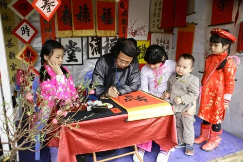 Pourquoi les Vietnamiens célèbrent-ils le Nouvel An chinois ? Calendrier lunaire ou calendrier chinois ? Pourquoi les Vietnamiens célèbrent-ils le Nouvel An chinois ? Calendrier lunaire ou calendrier chinois ?