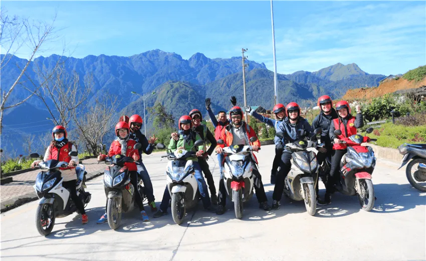 Sapa en moto : 2 jours d'Aventure en Moto pour visiter les merveilles de Sapa – Circuit privé