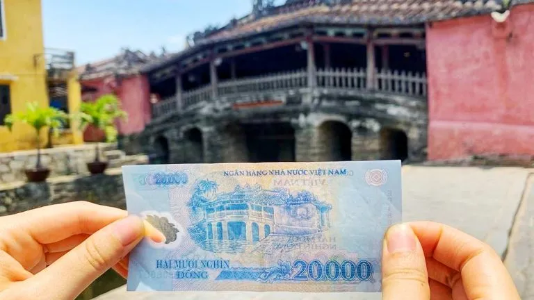 Le pont japonais à Hoi An, une des attractions les plus emblématiques de Hoi An Le pont japonais à Hoi An, une des attractions les plus emblématiques de Hoi An