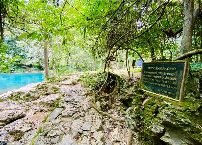 grotte de Pac Bo