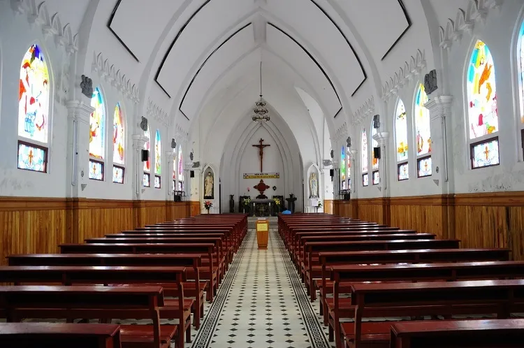 Guide de voyage : église de pierre de Sapa Guide de voyage : église de pierre de Sapa