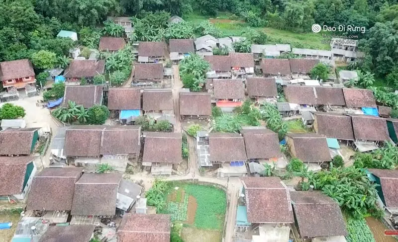 Le village de forgerons Phuc Sen Le village de forgerons de Phuc Sen à Cao Bang