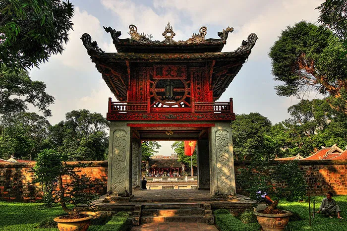 temple litterature hanoi