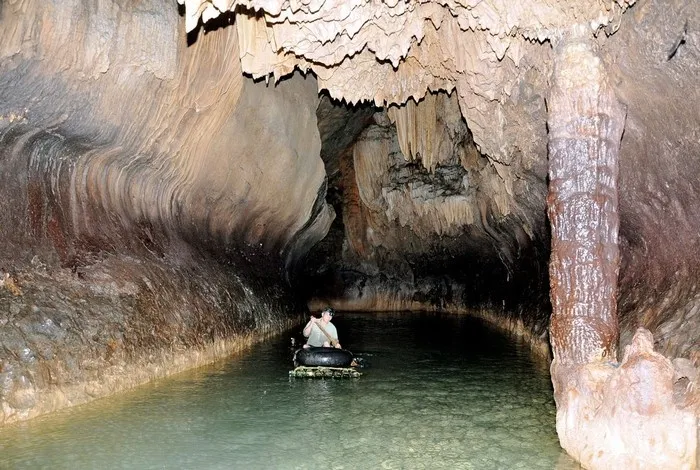 grotte de Nguom Ngao